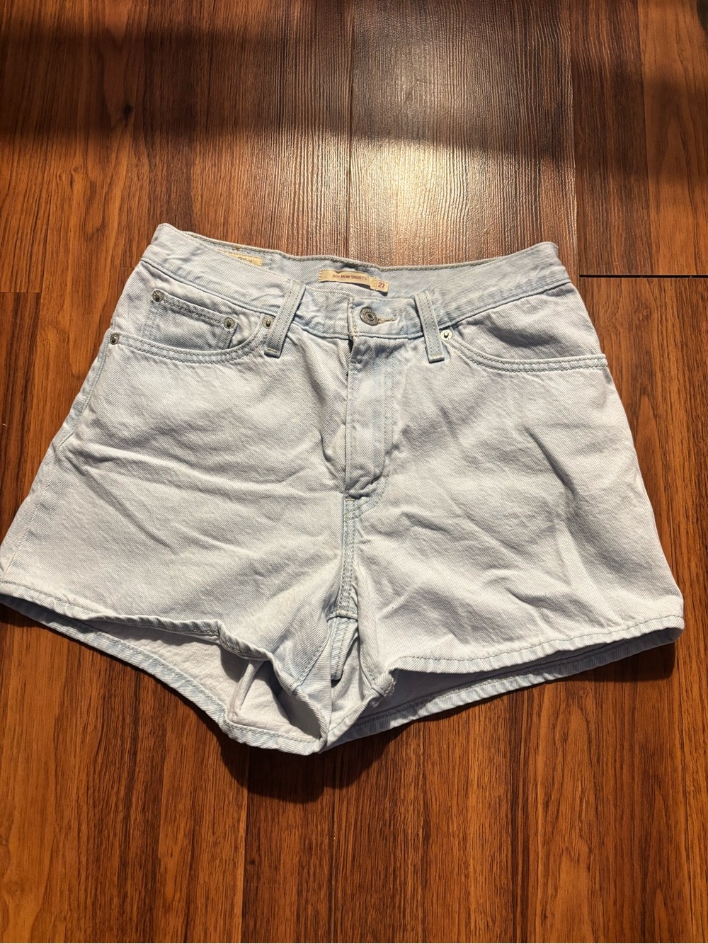 Levi's 80s Mom Denim Shorts Light Wash High Waisted Size 27